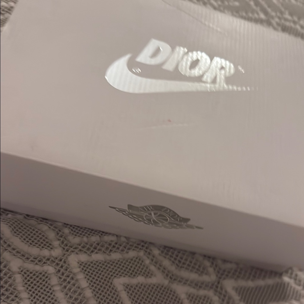 Nike Dior style Gray and White Athletic Shoes with Sleek Design - Picture 7 of 7